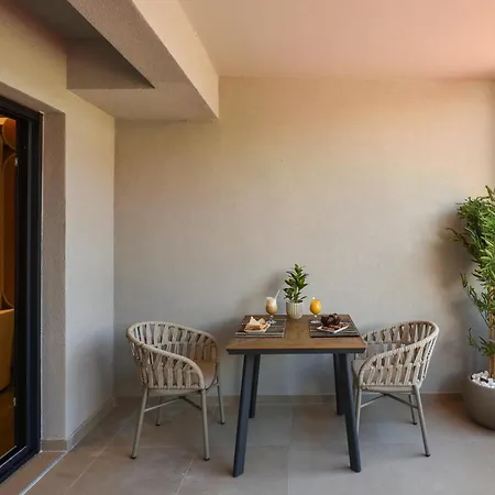 Corylus Luxury & *