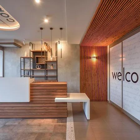 Corylus Luxury & *